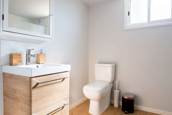 bathroom bathroom